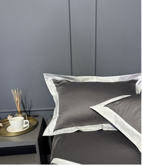 Комплект постільної білизни «МЛС» Сімейний Страйп-Сатин Delux & кольорова рамка