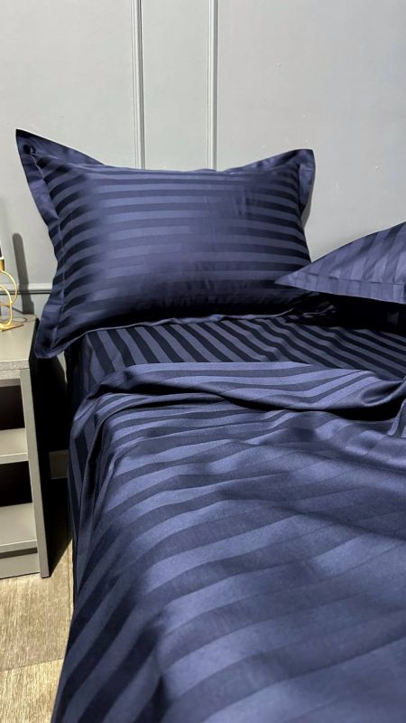 Комплект постільної білизни «МЛС» Півтораспальний Страйп-Сатин Delux