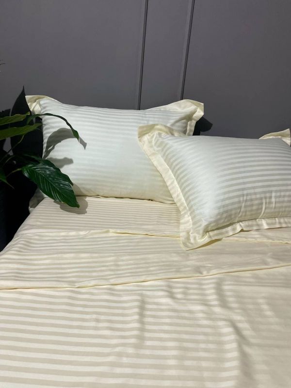 Комплект постільної білизни «МЛС» Півтораспальний Страйп-Сатин Delux