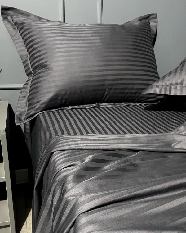 Комплект постільної білизни «МЛС» Півтораспальний Страйп-Сатин Delux